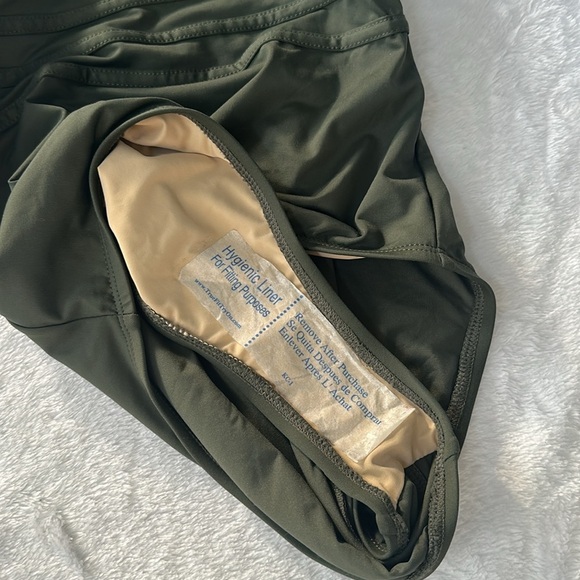 NWT La Blanca Women's Multi Strap Cross Back One Piece Swimsuit Olive Green 4 - Picture 9 of 9